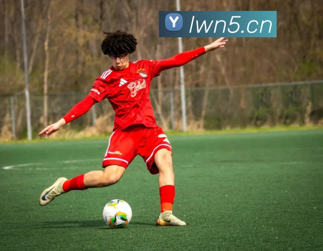 欧冠惊天逆转！巴萨绝地翻盘巴黎圣日耳曼全记录